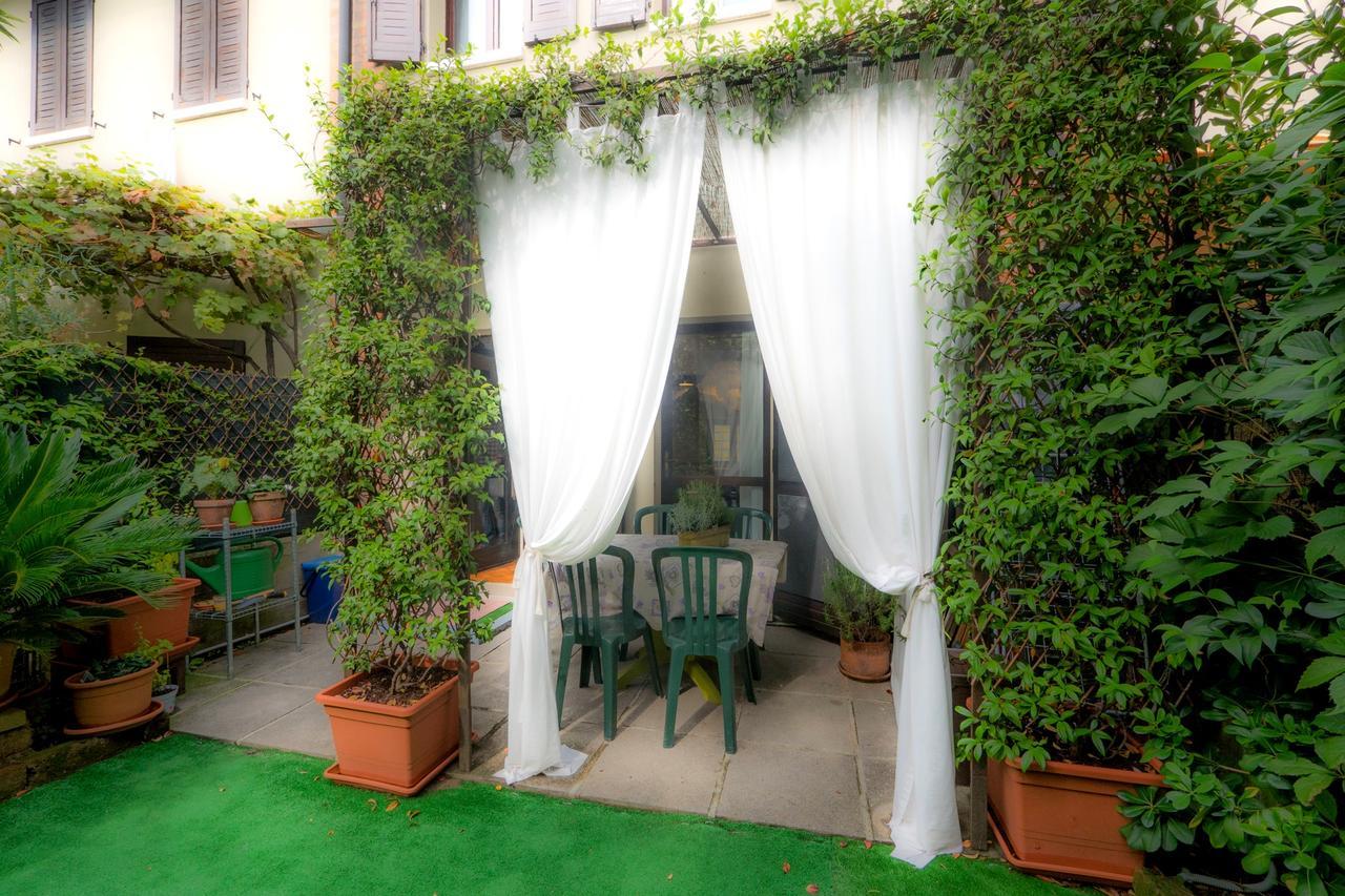 Apartamento Garden Sweet House Desenzano Desenzano del Garda Exterior foto